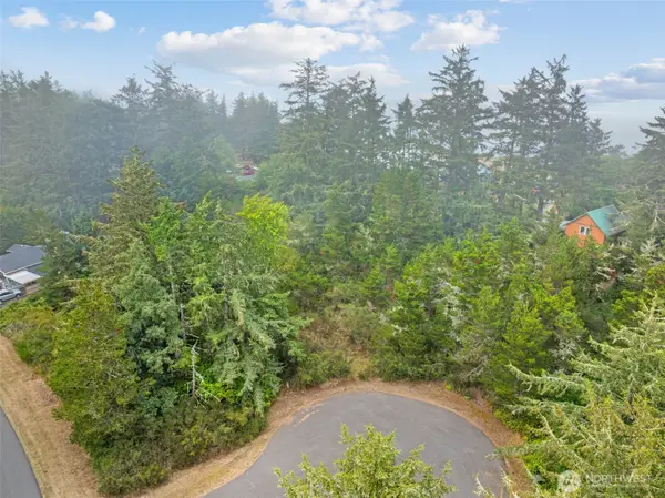 1016 Lola Court, Ocean Shores, WA 98569