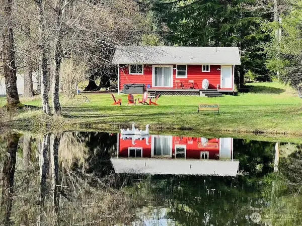 231 Paradise Drive #A, Ashford, WA 98304