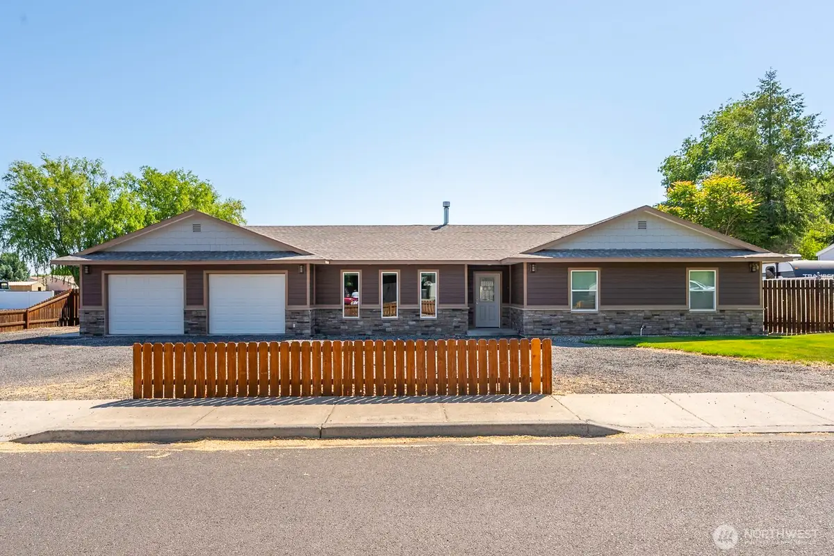 870 NW C Street, Ephrata, WA 98823 - #1