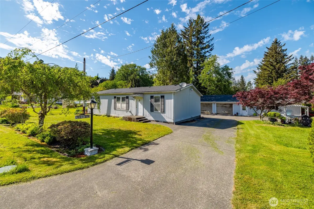 5194 School Street, Acme, WA 98220 - #1