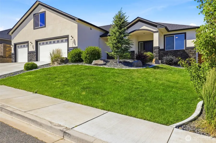 5013 Meadow View Drive, Pasco, WA 99301 - #3