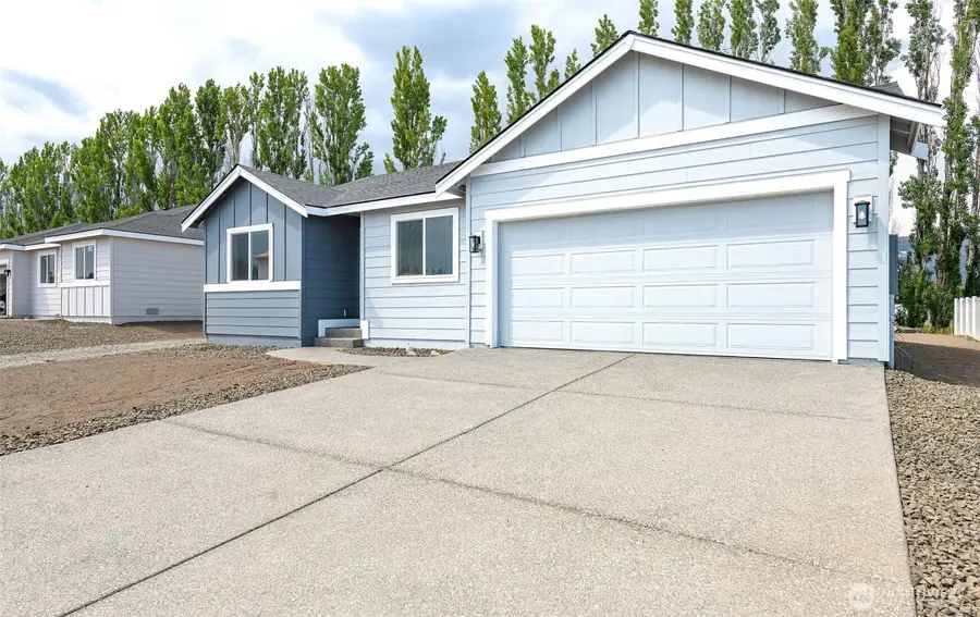 615 N Oak Street, Tieton, WA 98947 - #2