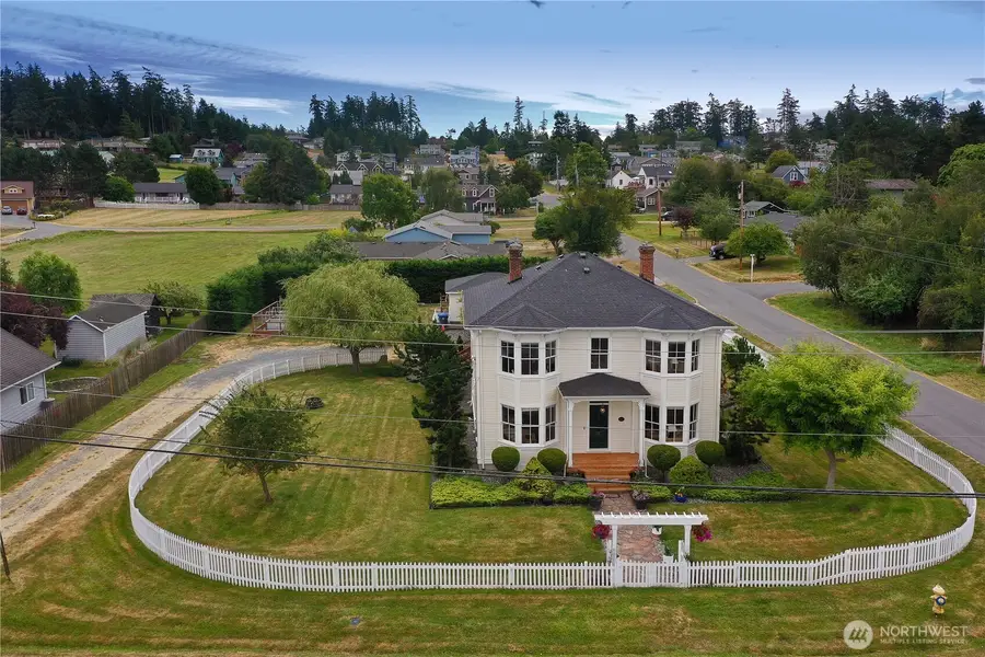 501 NE 9th Street, Coupeville, WA 98239 - #3