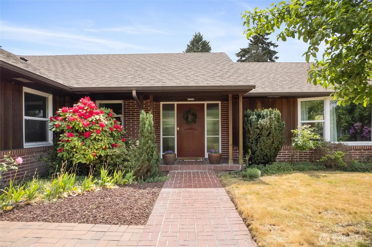 100 W Roanoke Street, Centralia, WA 98531 - #1
