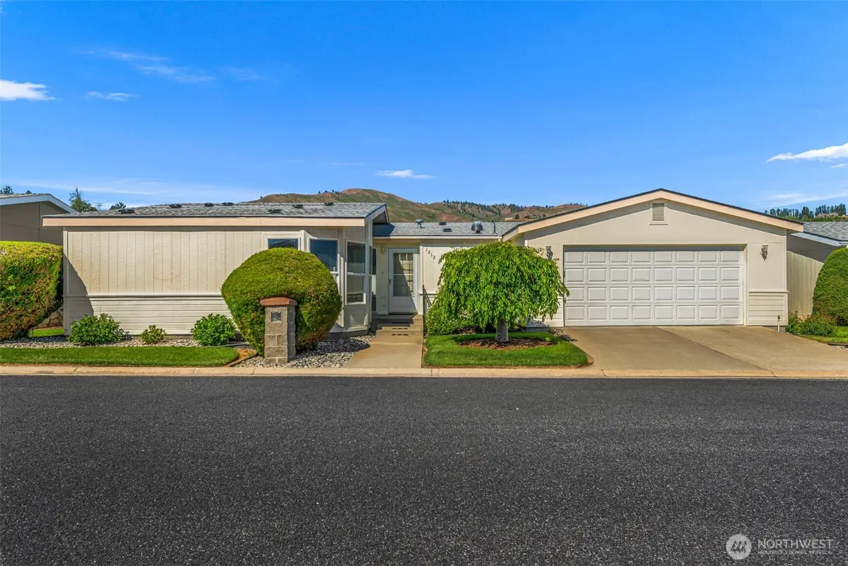 1212 Woods Street, Wenatchee, WA 98801 - #1