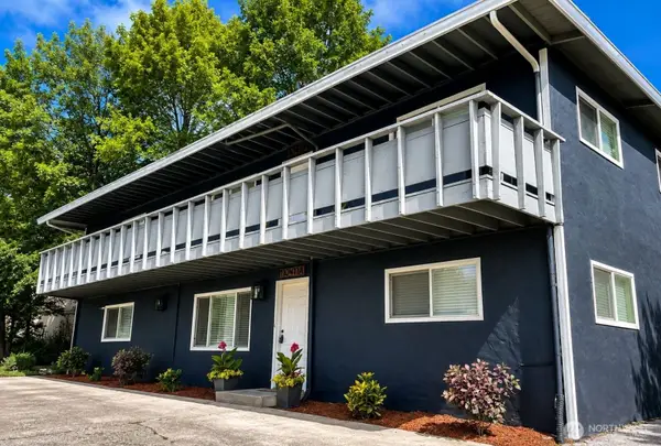 10417 Aqua Way S, Seattle, WA 98168