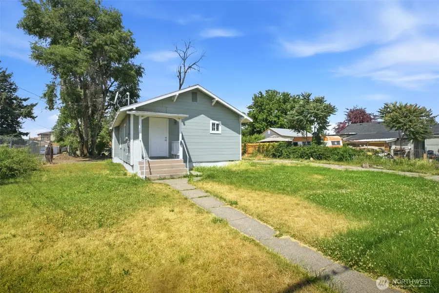 10 S 10th Street, Yakima, WA 98901 - #2