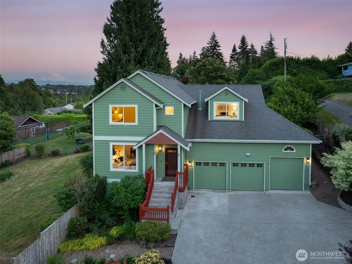 1013 S 204th Street, Des Moines, WA 98198 - #1