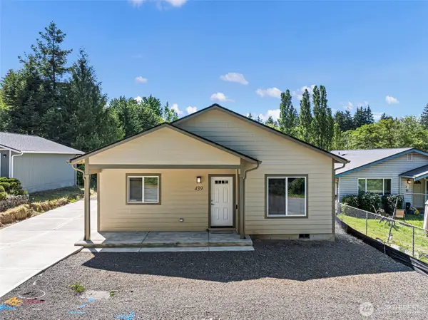 439 Sunnyhill Road W, Bremerton, WA 98312