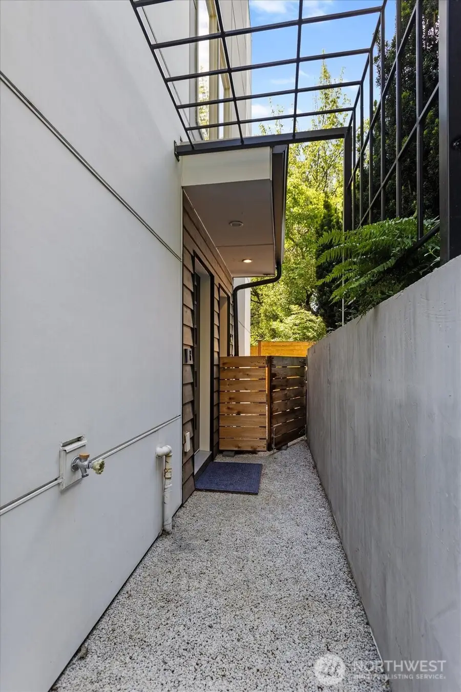 3953 1st Avenue Ne #A, Seattle, WA 98105 - #3