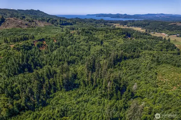 1 Eden Valley Road, Rosburg, WA 98643