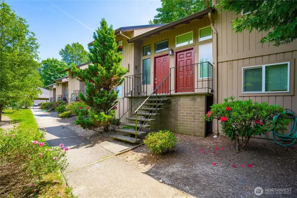 8521 S 259th St Street #B15, Kent, WA 98030
