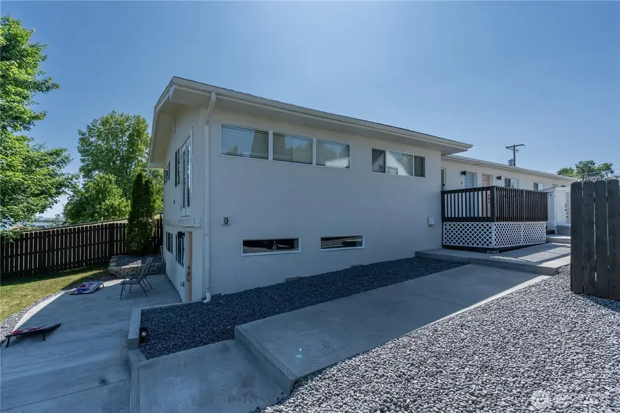 3013 W Lakeside Drive #1-5, Moses Lake, WA 98837 - #3