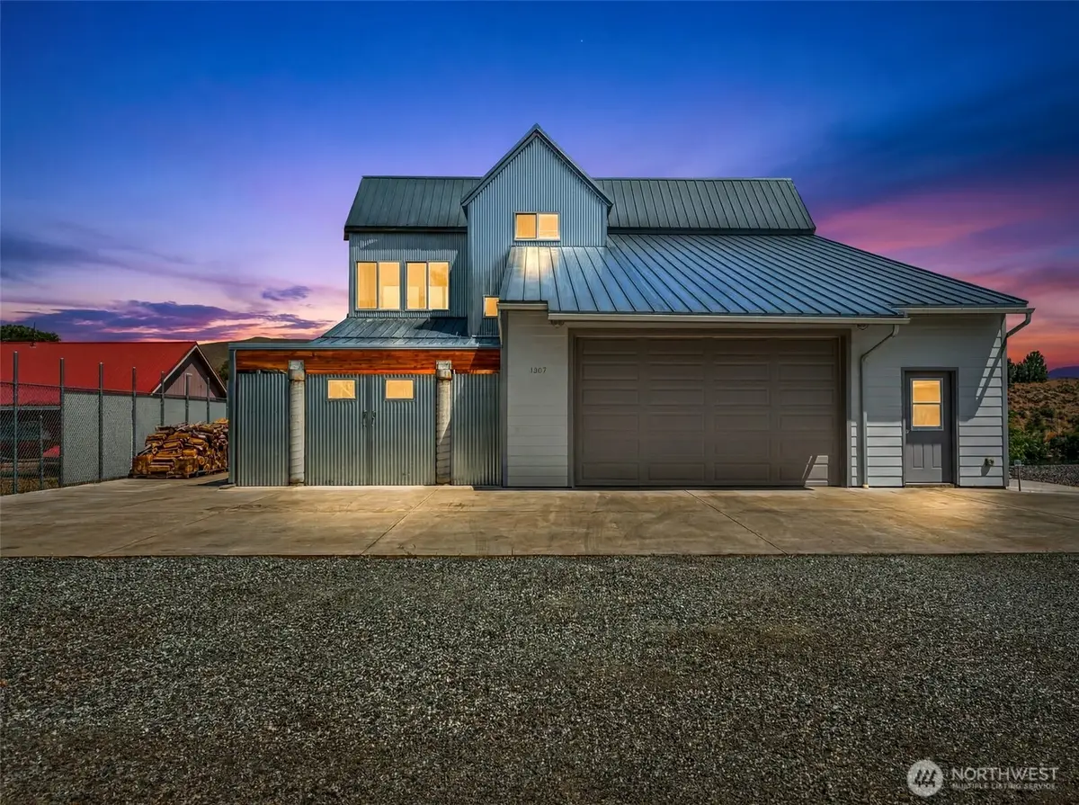 1307 Jefferson Avenue, Bridgeport, WA 98813 - #1