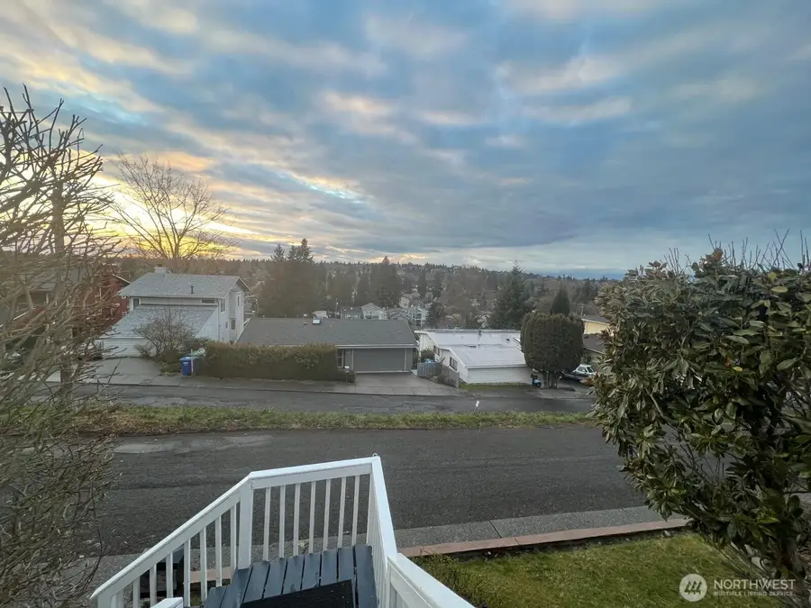 7756 14th Avenue Sw, Seattle, WA 98106 - #3