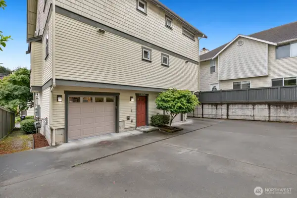 4840 40th Avenue Sw #A, Seattle, WA 98116