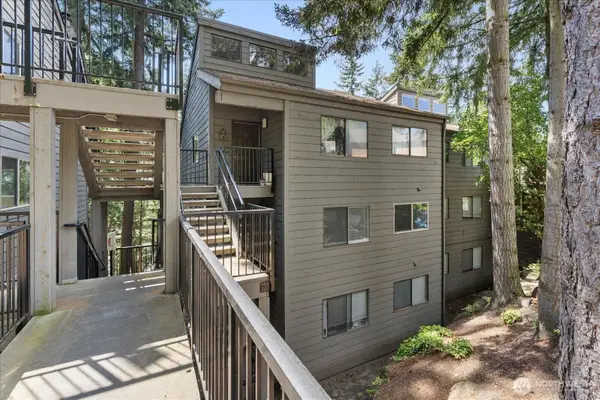 12517 NE 23rd Place #A3, Bellevue, WA 98005