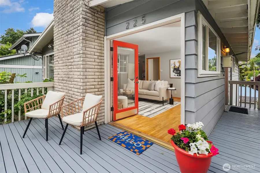 225 32nd Avenue E, Seattle, WA 98112 - #2