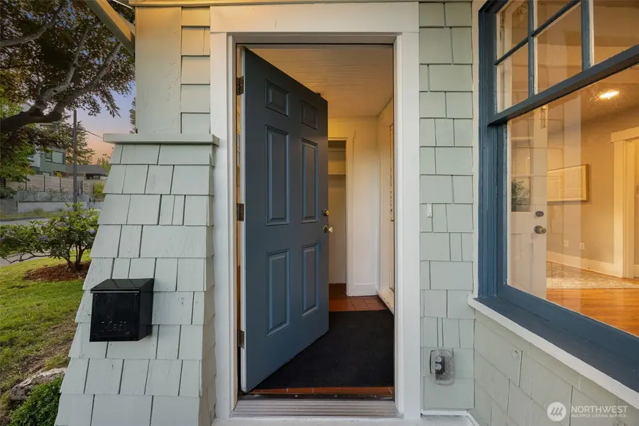 5706 35th Ave Ne, Seattle, WA 98105 - #3