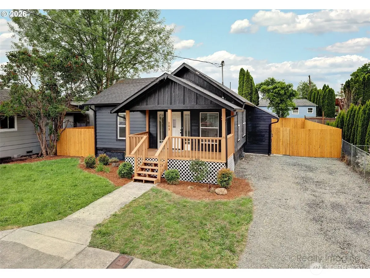203 Roake Avenue Se, Castle Rock, WA 98611 - #1