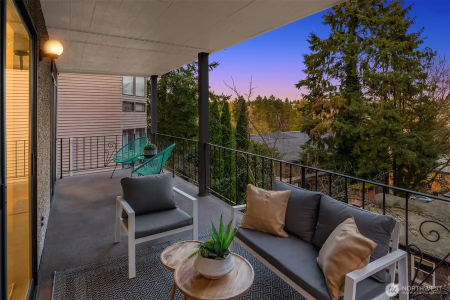 5220 21st Avenue Ne, Seattle, WA 98105 - #3