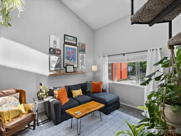 14300 32nd Avenue Ne #408, Seattle, WA 98125