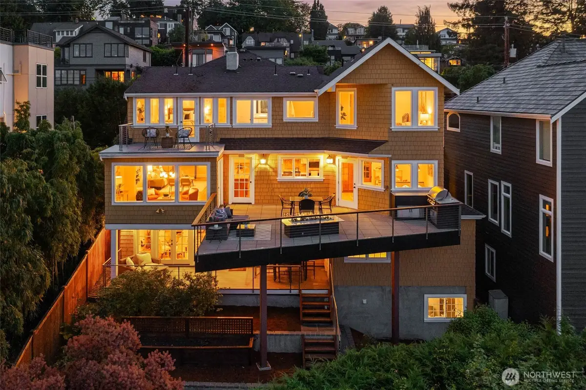 1126 33rd Avenue S, Seattle, WA 98144 - #1