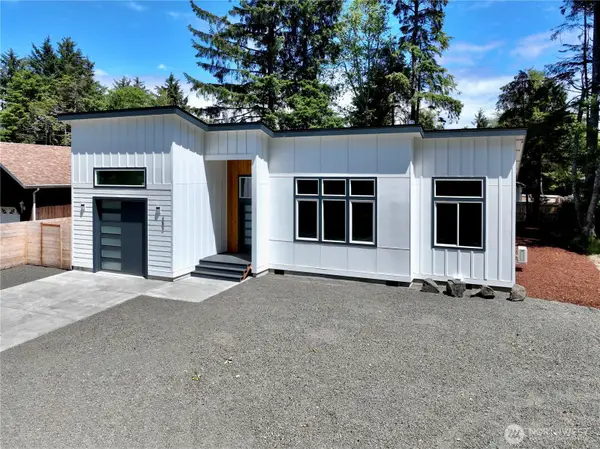 382 Lake View Loop Ne, Ocean Shores, WA 98569