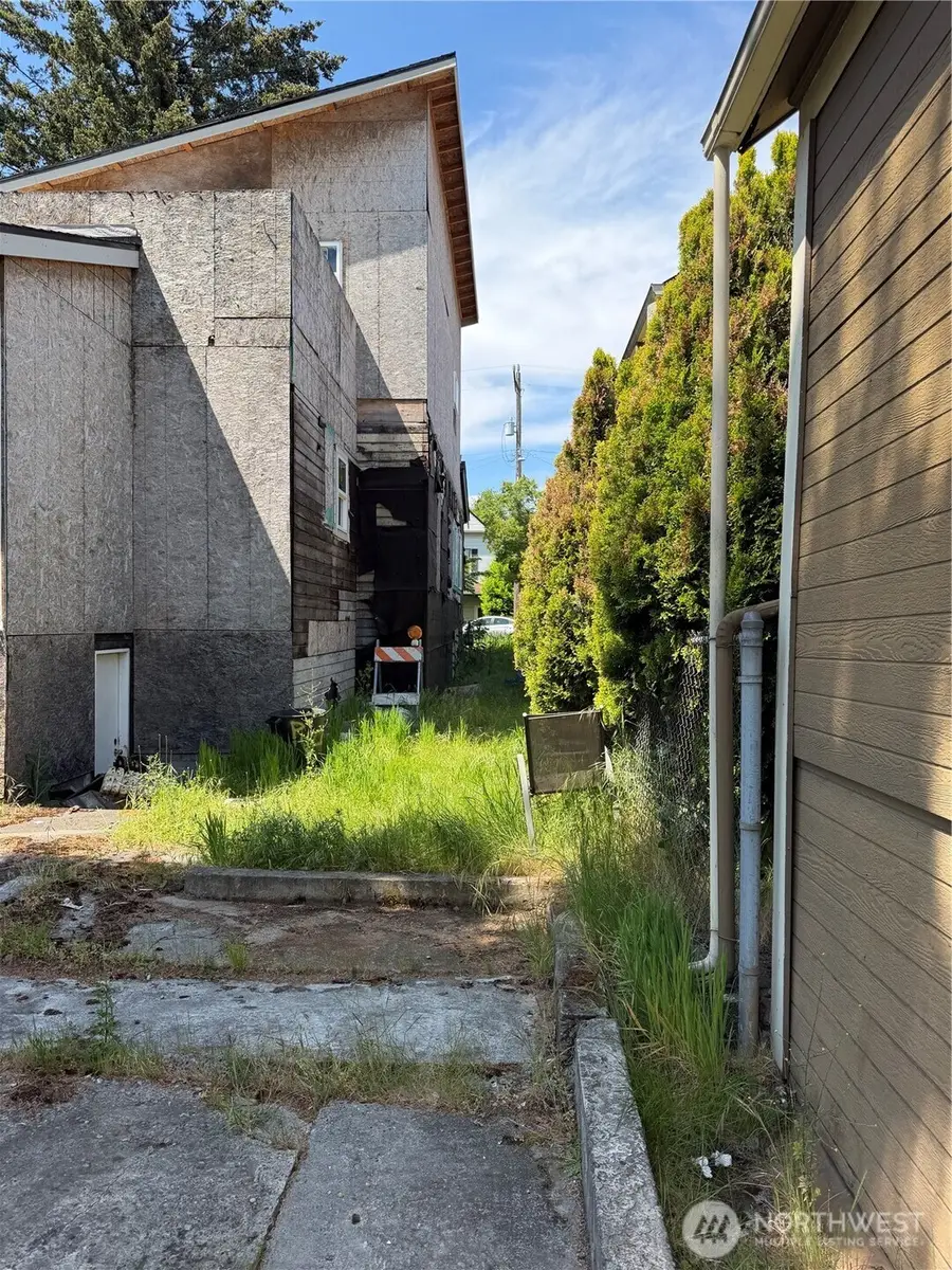 6242 Flora Avenue S, Seattle, WA 98108 - #2