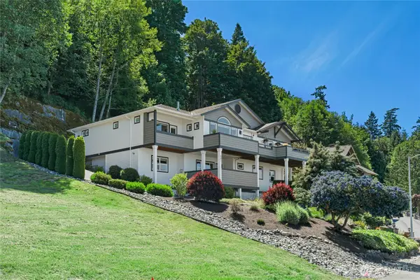 407 Vanderlin Drive, Camano Island, WA 98282