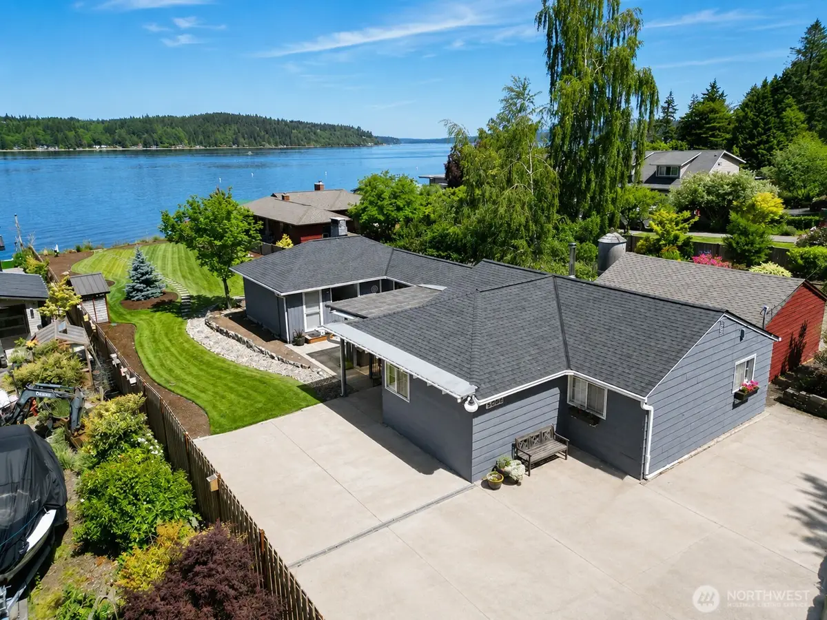 3262 Beach Drive E, Port Orchard, WA 98366 - #1