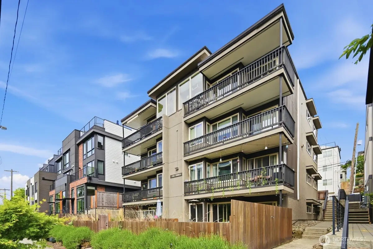 2362 Franklin Avenue E, Seattle, WA 98102 - #1