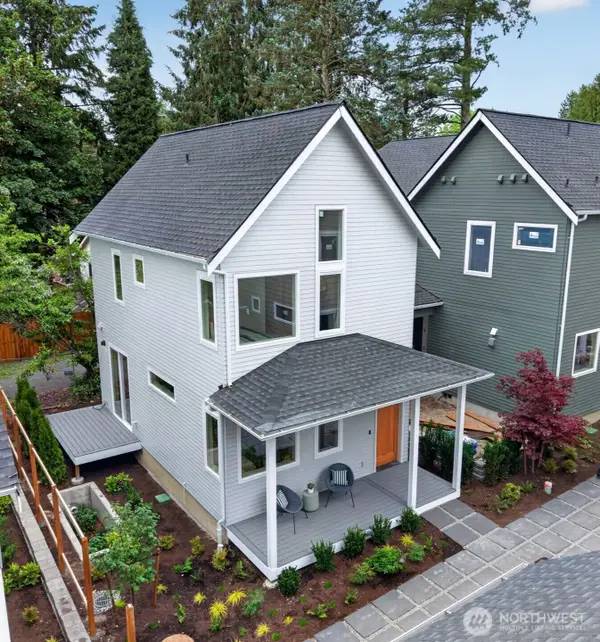 11739 40th Avenue Ne #B, Seattle, WA 98125