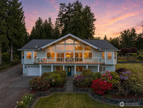 8151 E Seaview Drive, Port Orchard, WA 98366