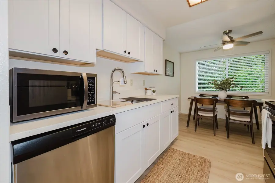 3400 Narrows View Lane Ne #104, Bremerton, WA 98310 - #3