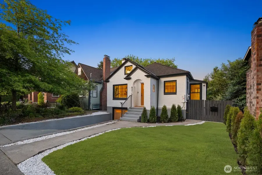 8216 Interlake Avenue N, Seattle, WA 98103 - #2