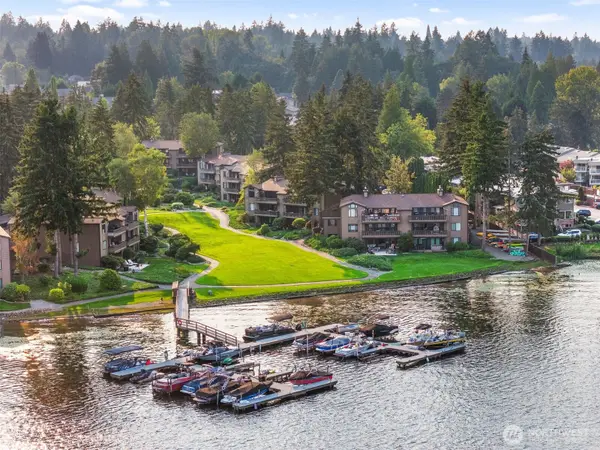17498 NE 40th Place #I1, Redmond, WA 98052