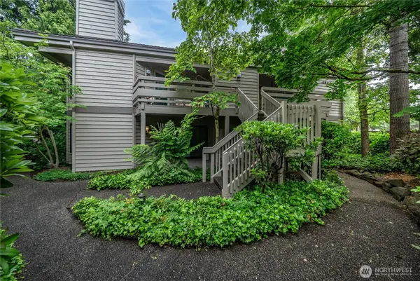 1300 Bellevue Way Ne #2, Bellevue, WA 98004