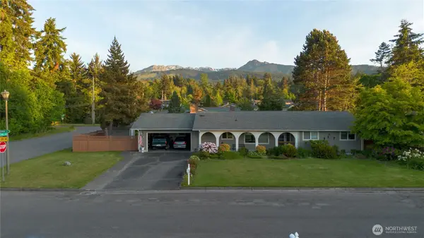 230 E Hawthorne Place, Port Angeles, WA 98362