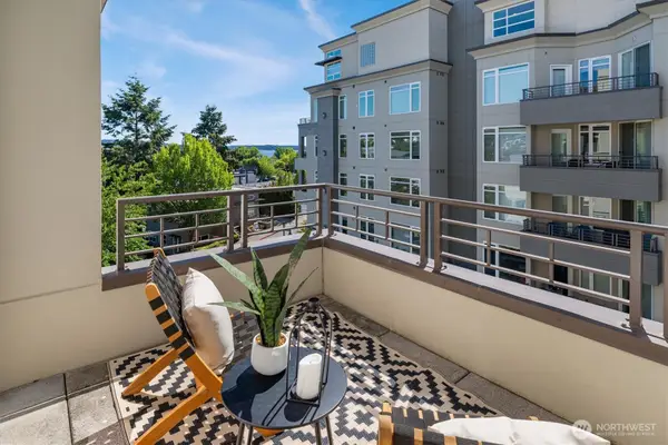225 4th Avenue #B401, Kirkland, WA 98033