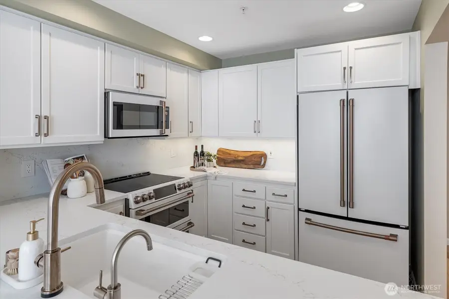 225 4th Avenue #B401, Kirkland, WA 98033 - #3
