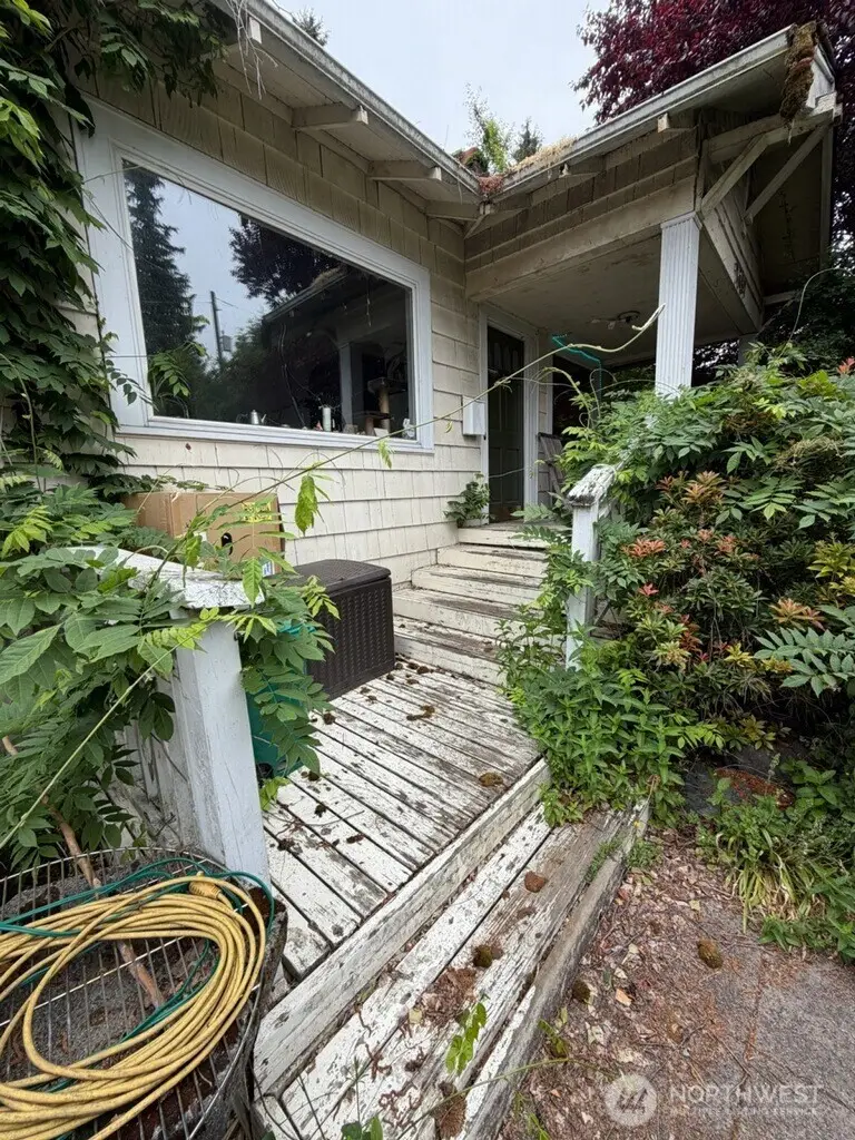 7547 11th Avenue Ne, Seattle, WA 98115 - #1