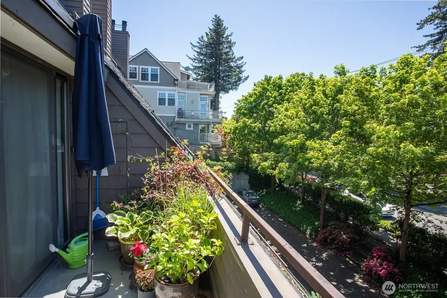 3030 14th Avenue W #203, Seattle, WA 98119 - #2