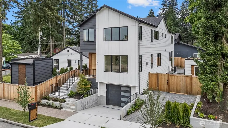 11709 Roosevelt Way Ne, Seattle, WA 98125 - #2