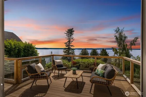 6321 Atlas Place Sw, Seattle, WA 98136