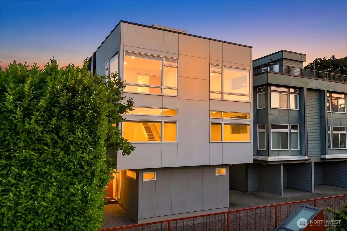 4008 Linden Ave N, Seattle, WA 98103 - #1