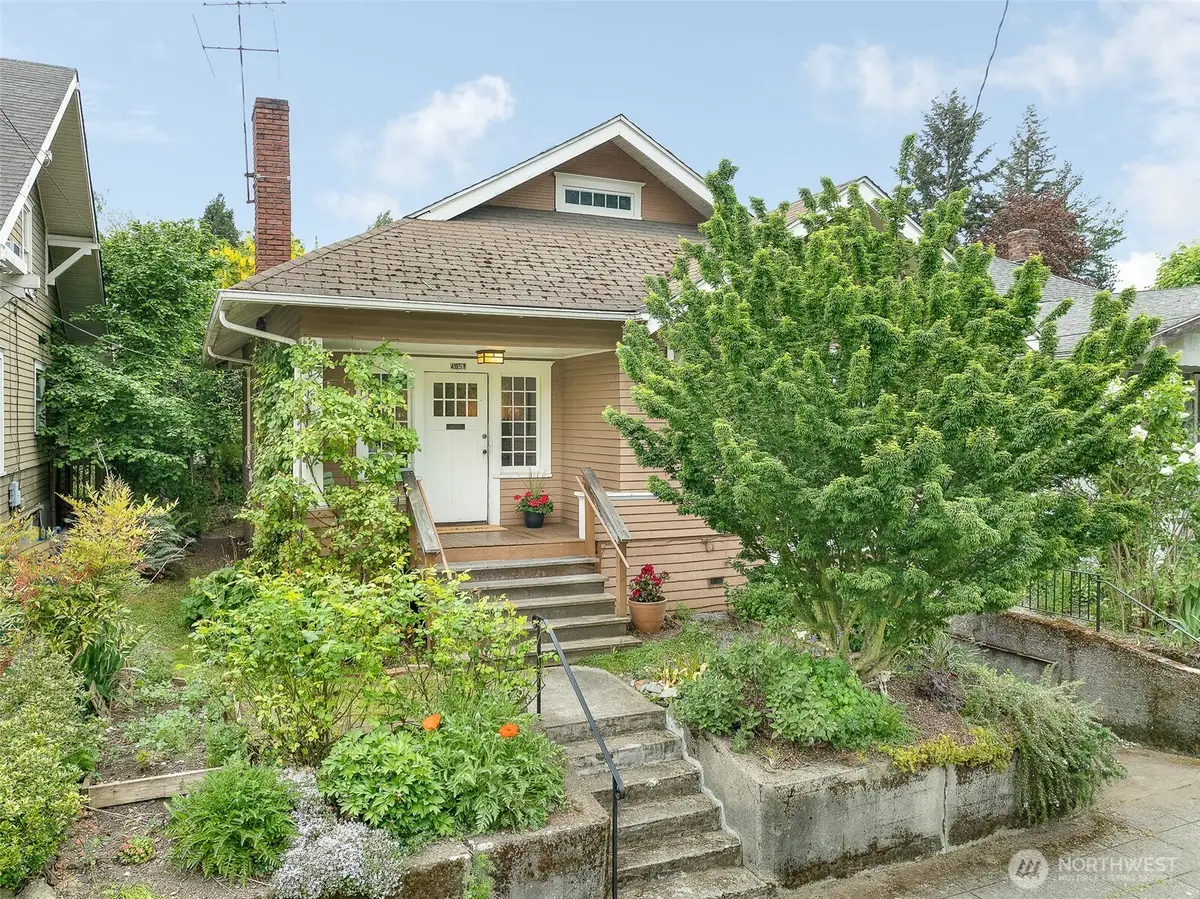 4651 1st Avenue Ne, Seattle, WA 98105 - #1