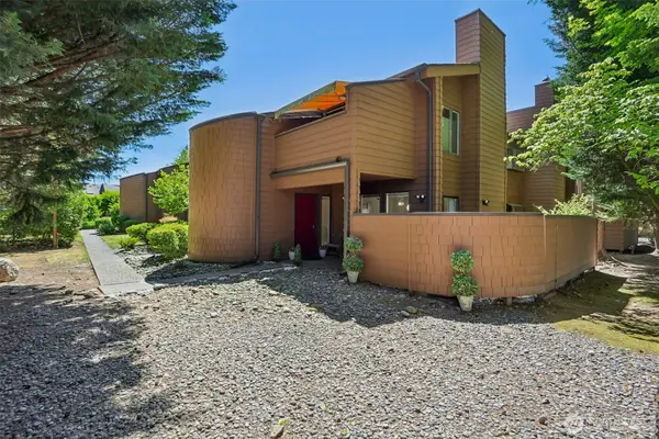 11506 NE 128th Street #22, Kirkland, WA 98034