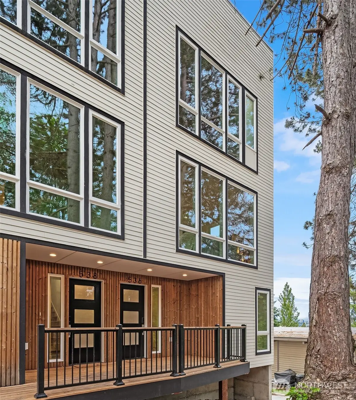 542 W Barrett Street, Seattle, WA 98109 - #1