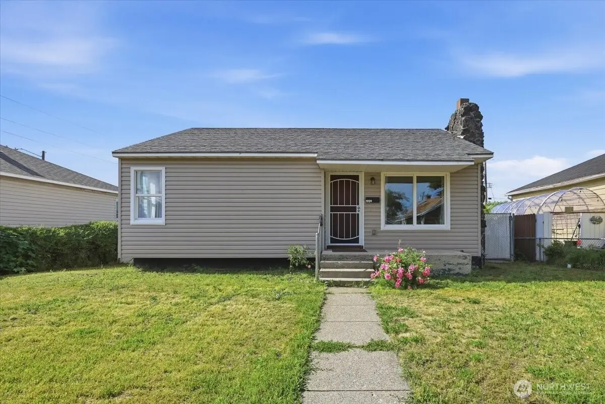 1324 E Kiernan Avenue, Spokane, WA 99207 - #1